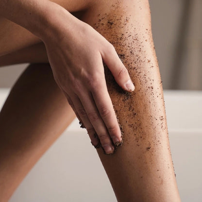 ЕНЕРГИЗИРАЩ СКРАБ за гладка и стегната кожа с кафе и семена от грейпфрут - 275g